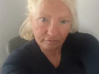 WebCAM of Julia_Dare