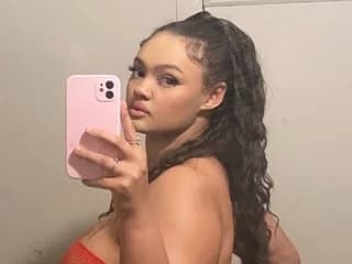 MadiAyala WebCAM 