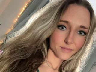 WebCAM of Violet_Styles