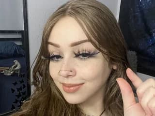 WebCAM of XLucyStarrX